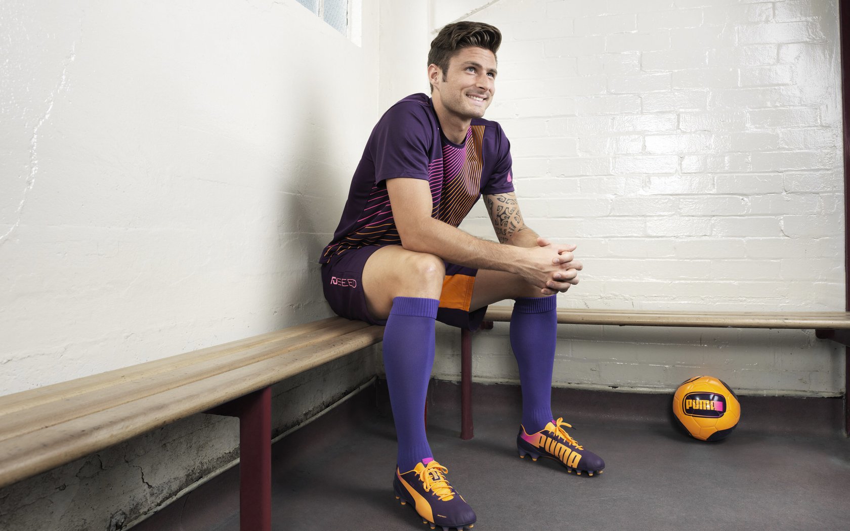 内容创新带动行业繁荣：从传统转播到短视频、多平台多形态，内容创作行业